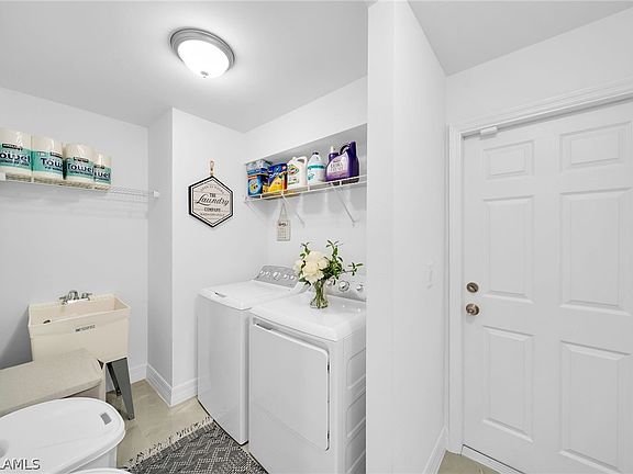 4th image of 1014 Rush Ave