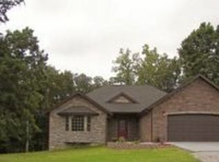 685 Fairlawn Dr, Hollister, MO 65672