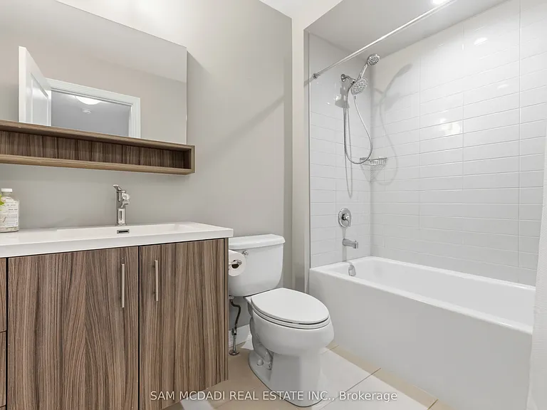 215 Dundas St E #9 — Photo 23