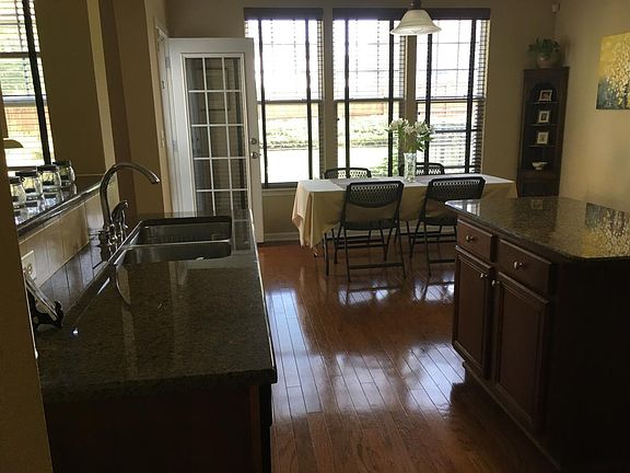 Eat-in area of kitchen