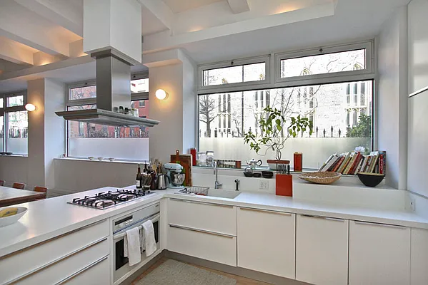 Rented by Luxury Lofts & Homes | media 22