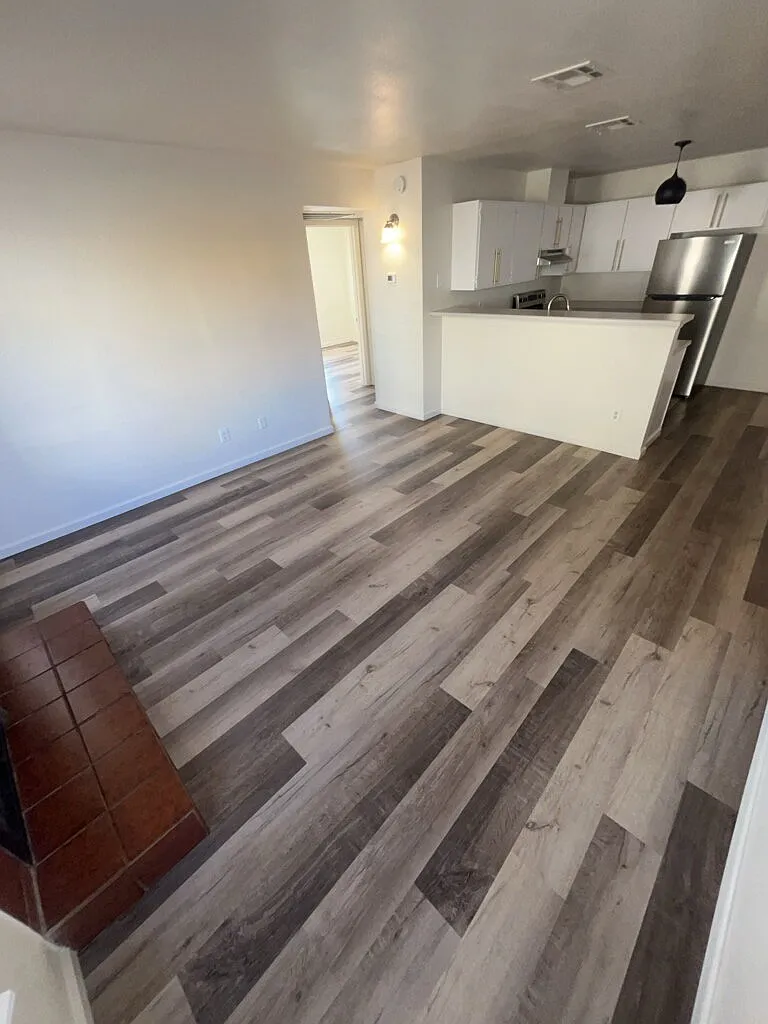 2 bed, 1.0 bath, 800 sqft, $975 — Photo 3