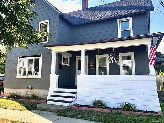 4th image of 109 E Elm St
