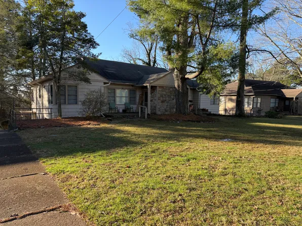 948 James Blvd #948, Signal Mountain, TN 37377