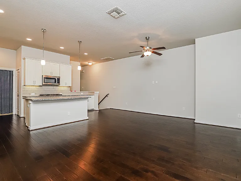 3831 Harry Wurzbach Rd #6 — Photo 20