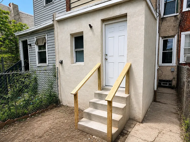 5024 Parrish St — Photo 26