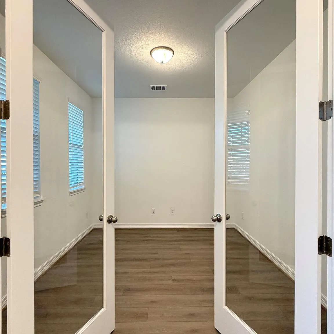 4 bed, 3.5 bath, 2448 sqft, $2,795 — Photo 4