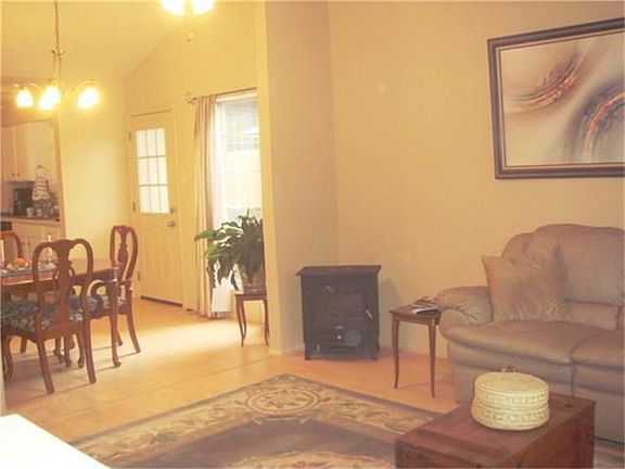 3rd image of 20205 Fox Glen Ln