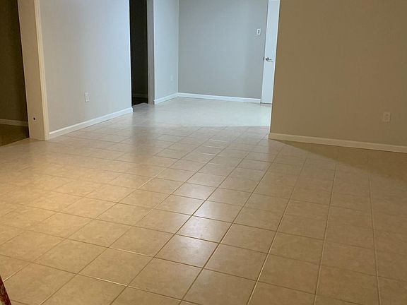 5th image of 2815 Safe Harbor Dr