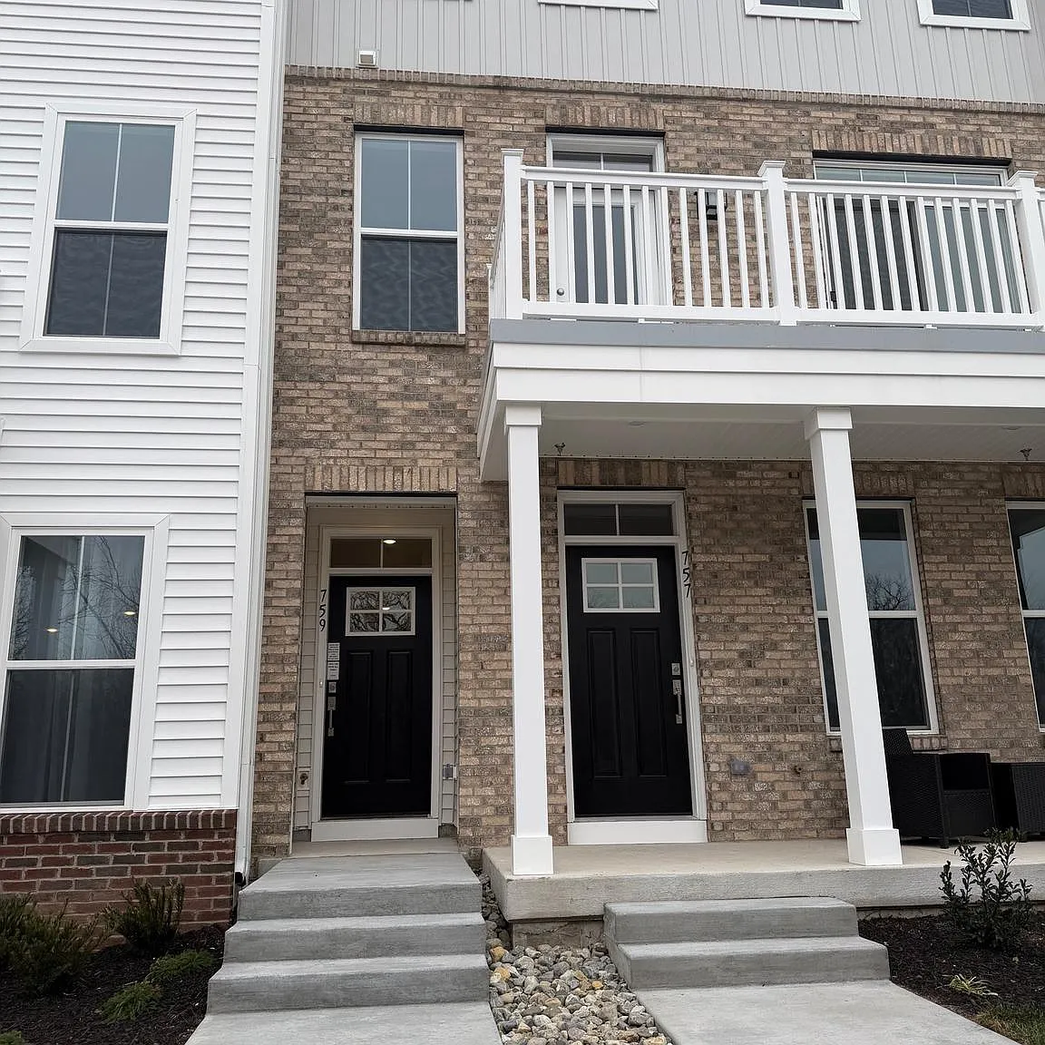 3 bed, 2.5 bath, 1868 sqft, $3,150 — Photo 2