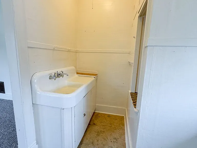 375 W Burkitt St — Photo 19