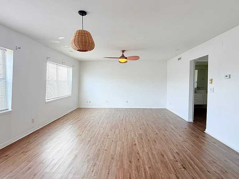 1000 S Semoran Blvd — Photo 13
