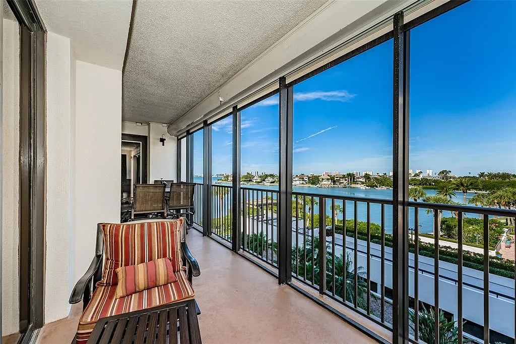 2 bed, 2.0 bath, 1403 sqft, $3,250 — Photo 4