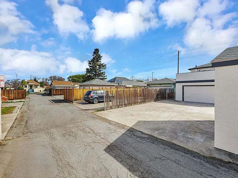 841 Harrison St — Photo 28