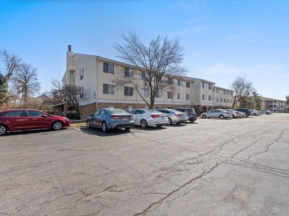 942 Guelbreth Ln APT 303, Saint Louis, MO 63141