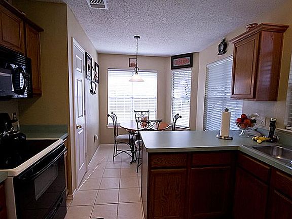 5th image of 822 Valleybrooke Dr