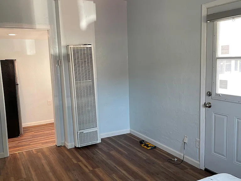 2-1078 Maple Ave — Photo 4