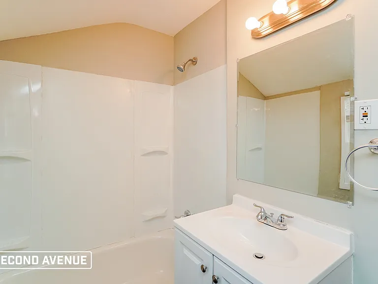 216 Grove Rd — Photo 15