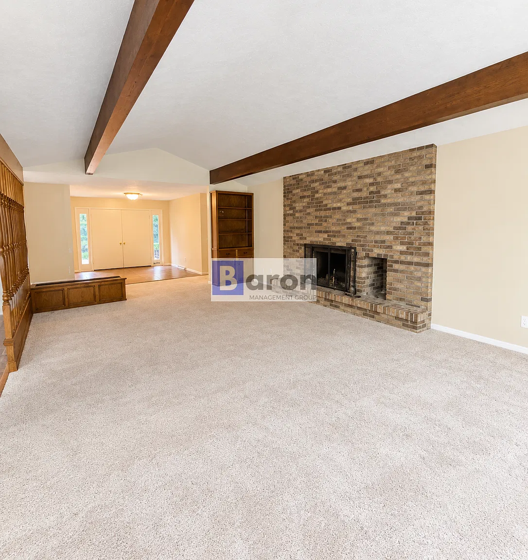 "Charming 3-Bed in South Bend with Hardwood Floors & Cozy Fireplace!" — Photo 4