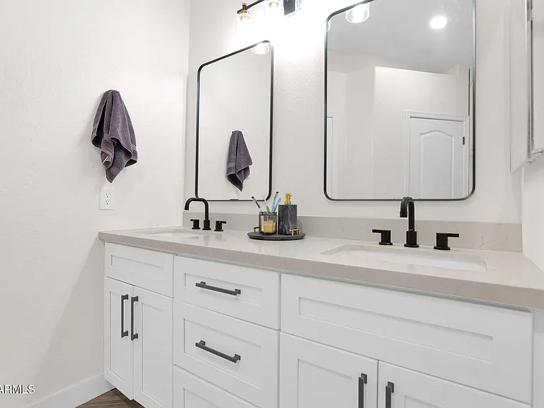 665 W Minton Dr — Photo 17