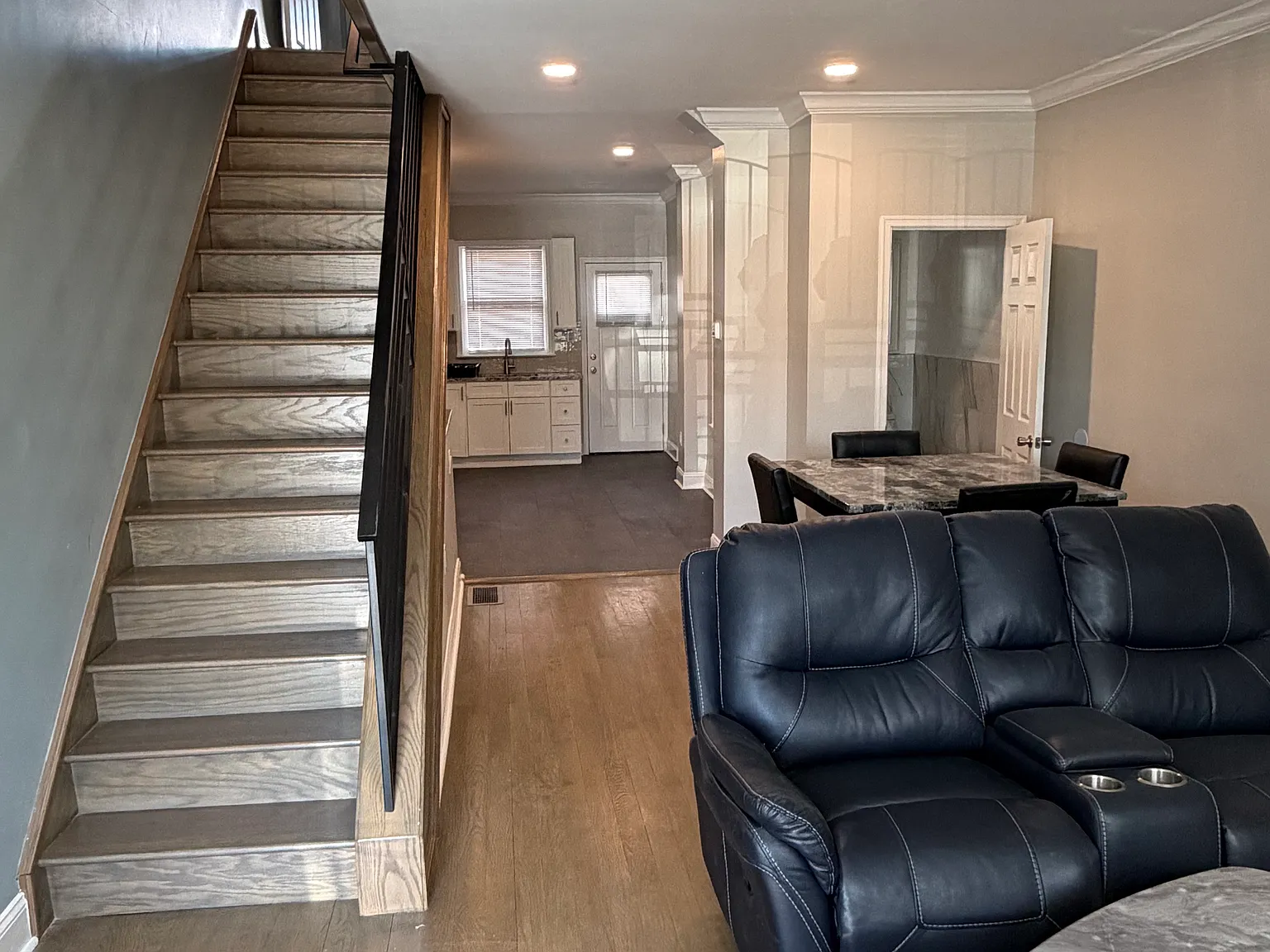 3 bed, 1164 sqft, $2,350 — Photo 2