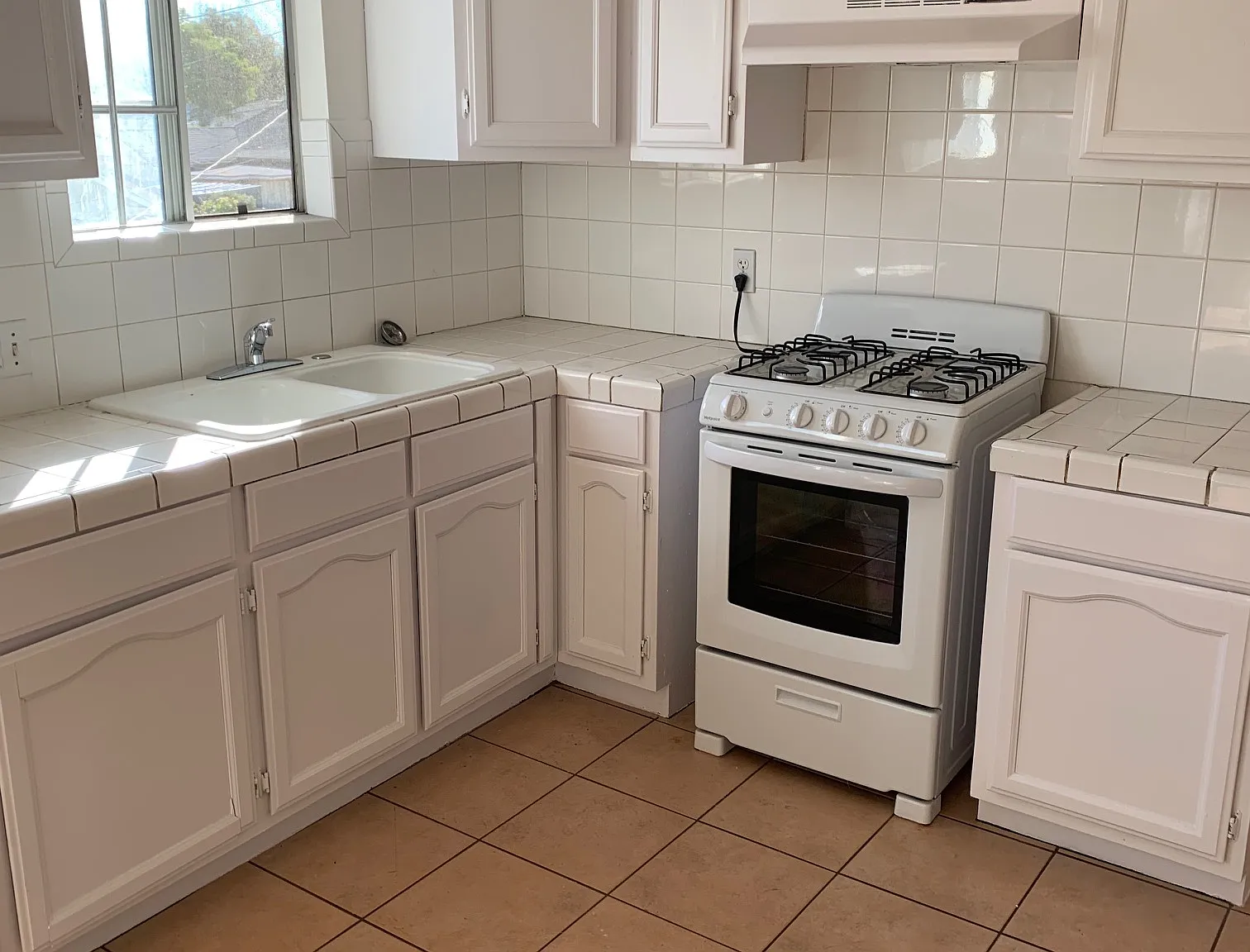 2 bed, 900 sqft, $2,250 — Photo 3