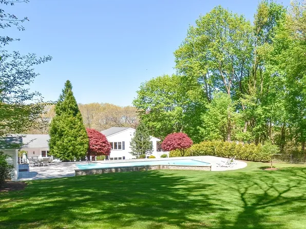 154 Cabot St, Milton, MA 02186