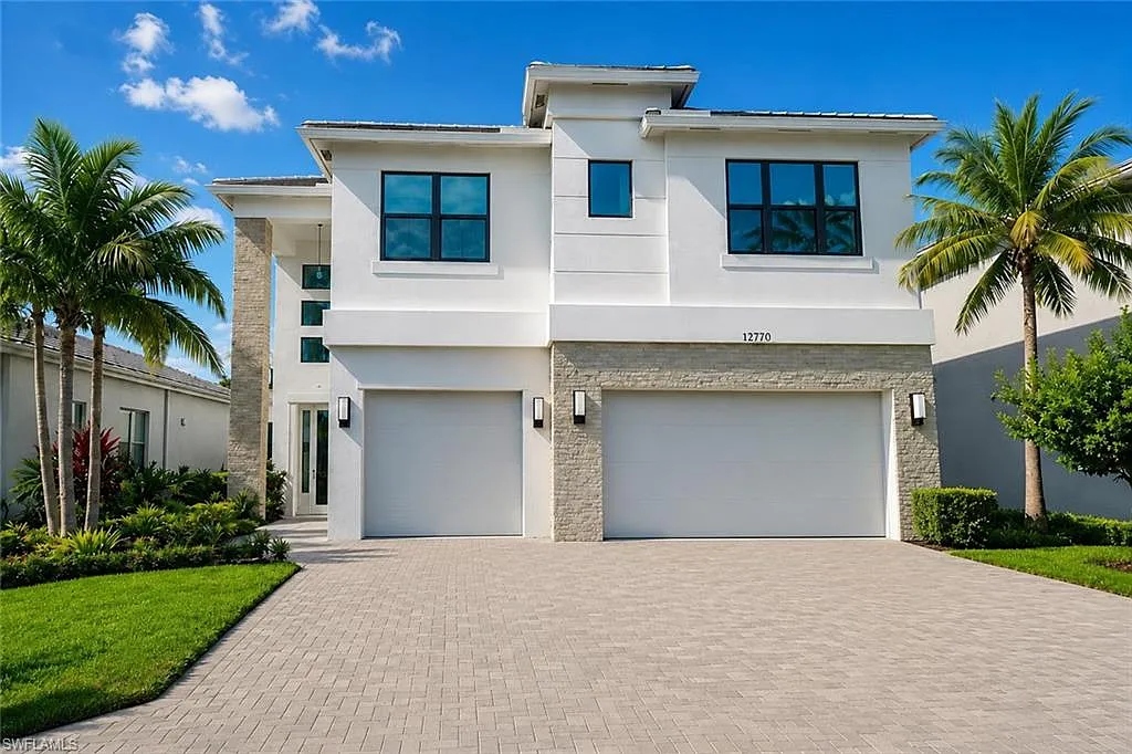 5 bed, 4.5 bath, 3736 sqft, $5,000 — Photo 1
