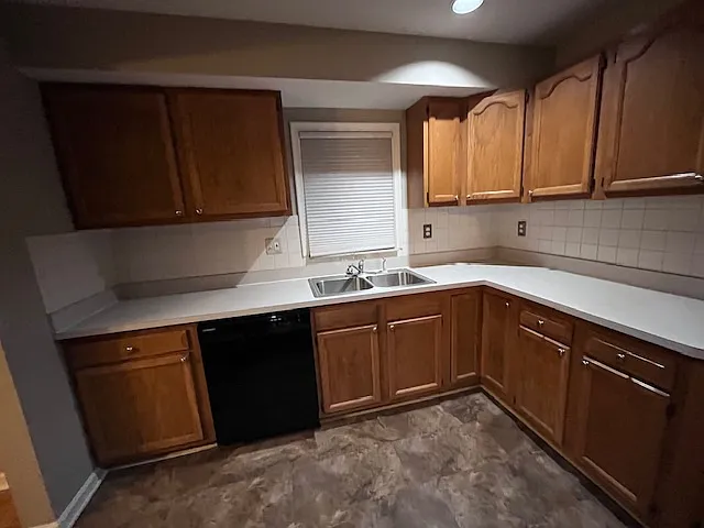 1815 McDonald Ave — Photo 10