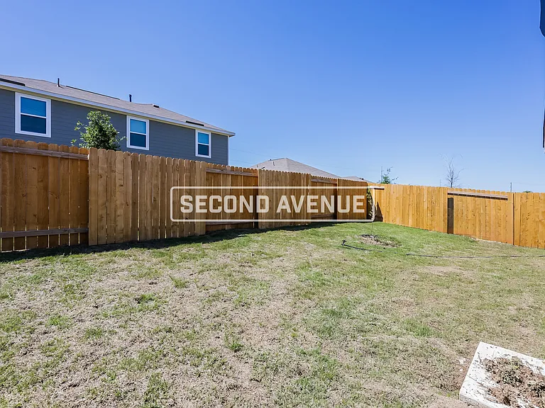 1329 Woodwinds Dr — Photo 18