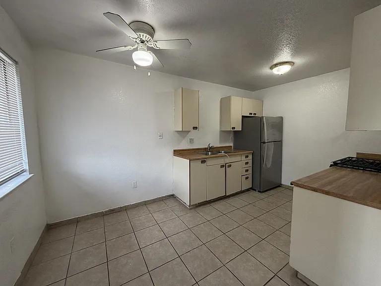 2121 Moffett Rd — Photo 15