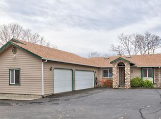 243 Castle Creek Rd, Grants Pass, OR 97526