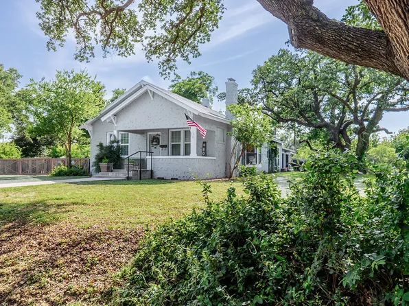 1800 S China St, Brady, TX 76825