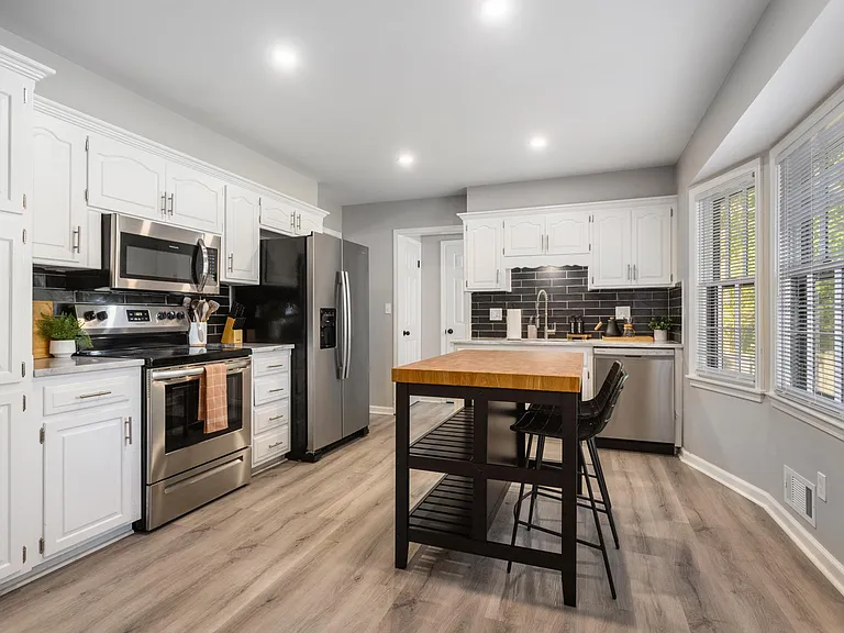 9305 Lamar Ave — Photo 10