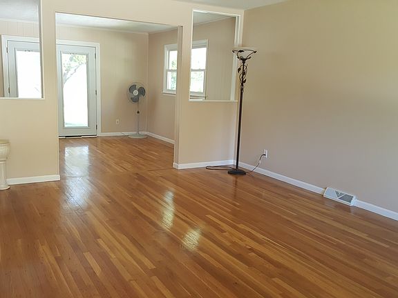 2nd image of 5713 N Graceland Dr
