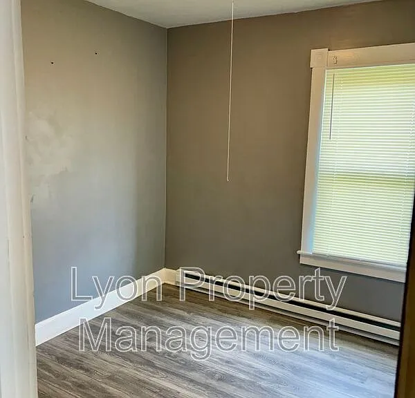 106 Winsor St #1 — Photo 12
