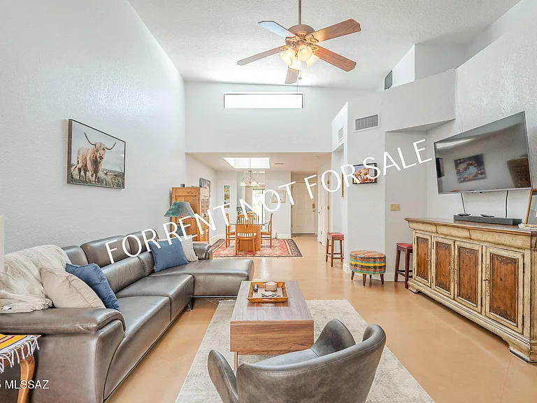 4950 N Valle — Photo 22