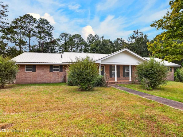 140 Holleman St, Wiggins, MS 39577