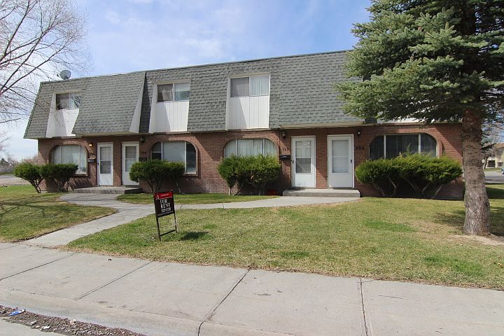 1st image of 390 S Saturn Ave #390
