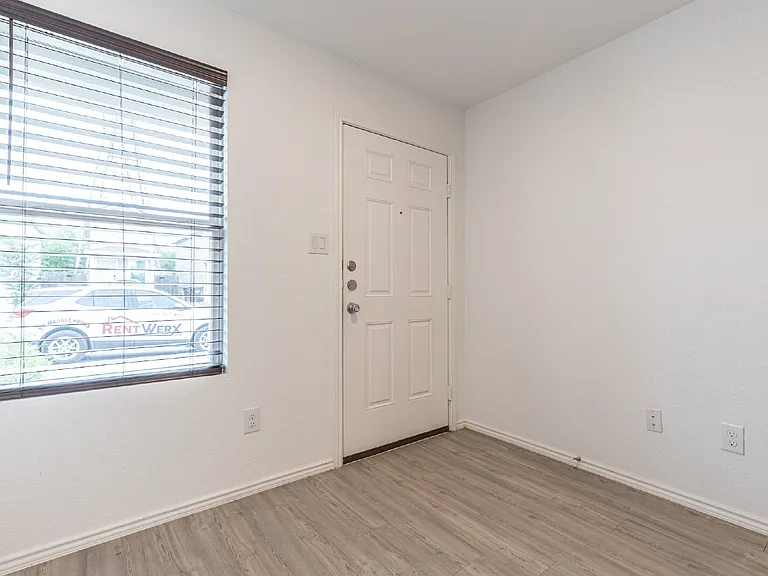 7125 Elm Cv — Photo 6