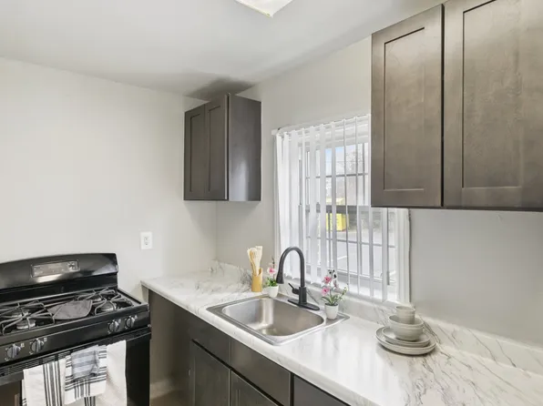 Newbury Square Apartments, 6803 Riggs Rd #4063d0e4f, Hyattsville, MD 20783