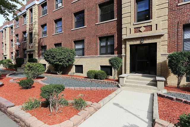 1st image of 831 W Waveland Ave APT 2S