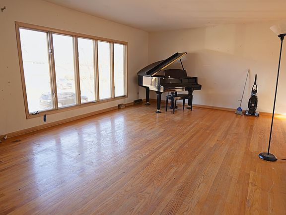 2nd image of 6432 Cedar Rd