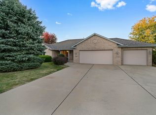 2602 Cimarron Ln, Rockford, IL 61109