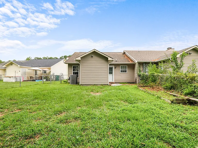 116 Live Oak Ct — Photo 18