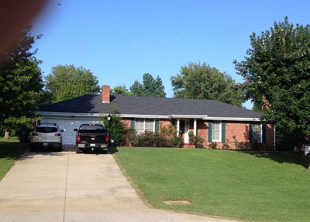1st image of 1712 Highland Dr