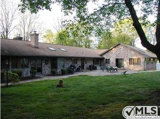 33 Manor Rd, Colts Neck, NJ 07722