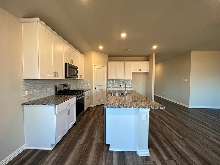 2124 Sun Star Dr — Photo 13