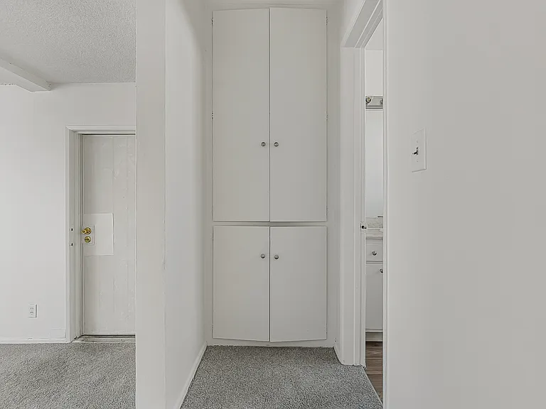 Inglewood Palms Apts — Photo 13
