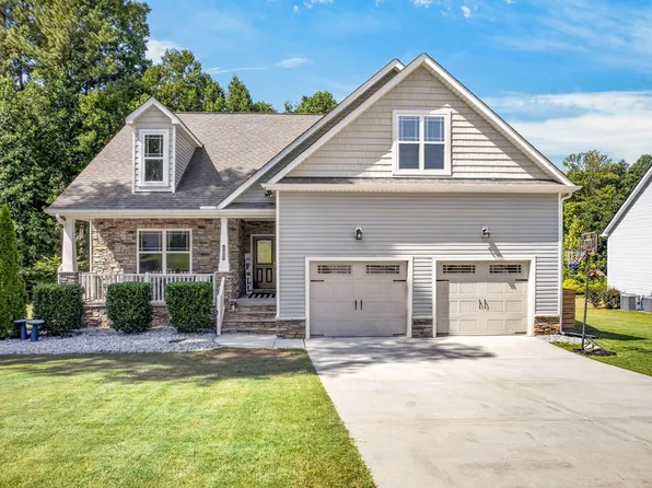 207 Laurel Oaks Dr, Youngsville, NC 27596